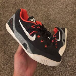 Nike KOBE 9 EM GS 'LASER CRIMSON